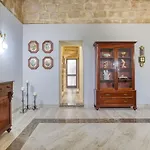 In The Heart Of Qormi Village アパート