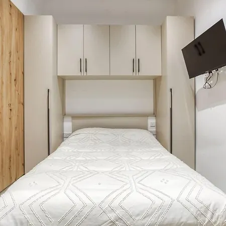 In The Heart Of Qormi Village Santa Vennera