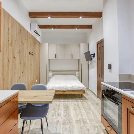 In The Heart Of Qormi Village Santa Vennera