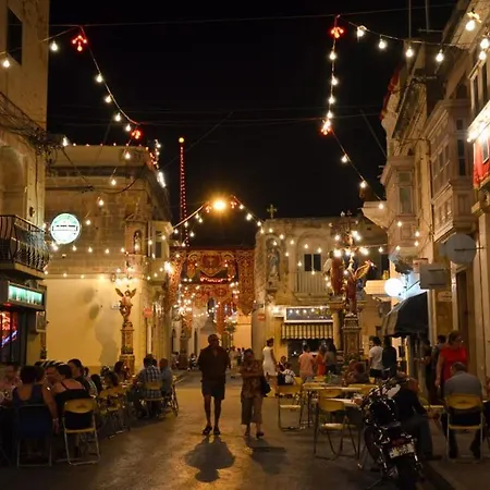 Qormi With Easy Access Across Malta Apartman *